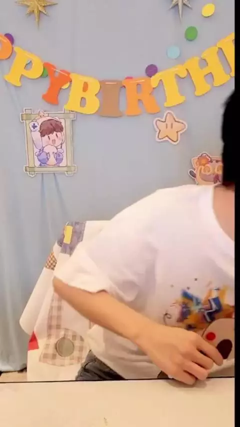 周深生日直播抽象节目，AI都整不出