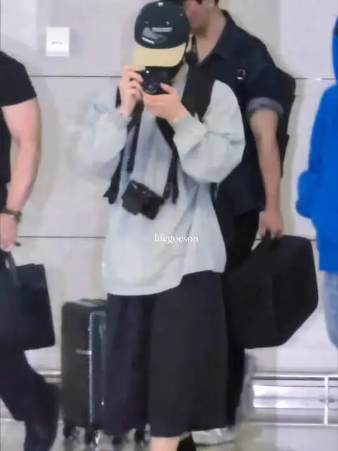 一直在拍粉丝们的柾国 260930 /lifegoeson