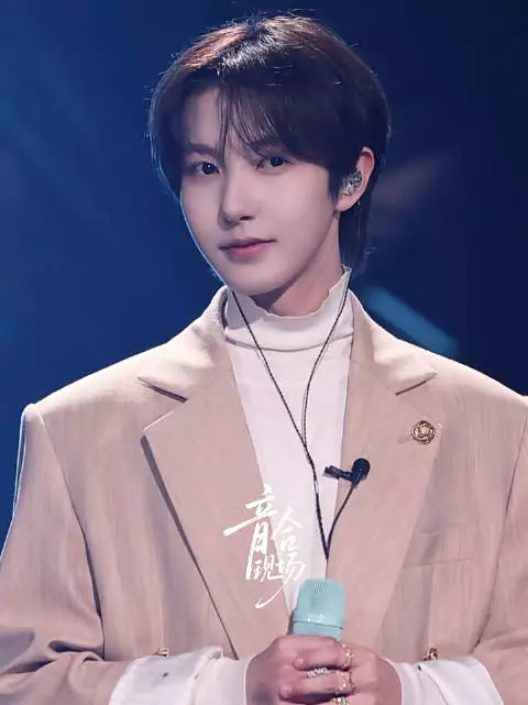 彩排时温柔矜贵又漂亮的小王子仁俊