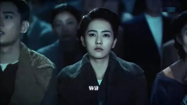 老鹿烈火时期真是帅 而且露额头比顺毛还帅 当时剧里三对cp我都有嗑到