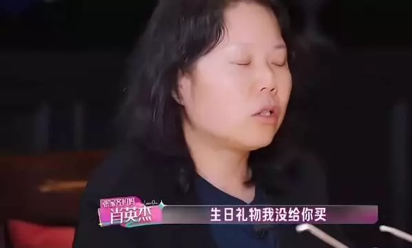 镜头里一幕看得很多人五味杂陈…