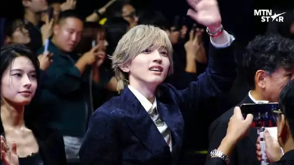 道枝骏佑安斋星来亮相第31届釜山电影节红毯