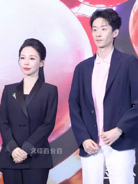 同框,曾经少年仰望如今并肩而立