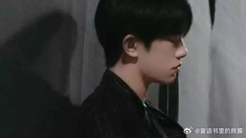 易烊千玺可以又帅又可爱，你见过这样的他吗？