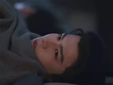 谢征上下嘴唇一抿给自己毒死了 这剧情我真笑不活了 张凌赫｜逐玉
