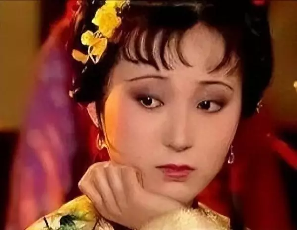 为何称林黛玉为林姑娘？薛宝钗为宝姑娘，差别何在？