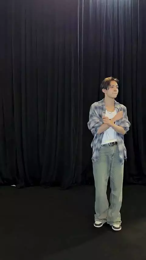 李羲承和林书豪一起cha了EVAN WALK，好神奇的同框