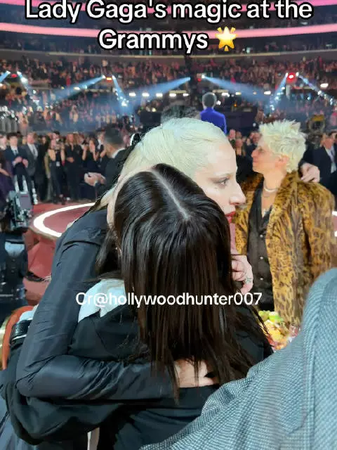 在今年格莱美颁奖典礼现场，Lady Gaga 和碧梨同框合影，两位女王互相表白