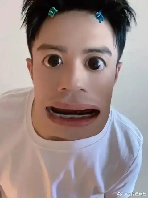 都来看李泽锋的帅气转场吧