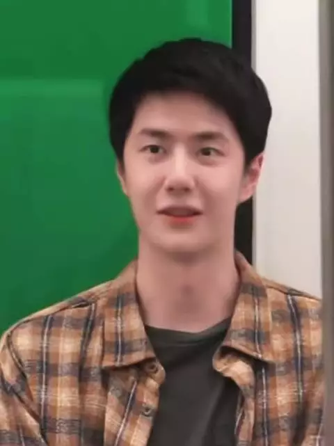 朝哪儿许愿能谈到陈烁这个男朋友 @王一博·YIBO ·