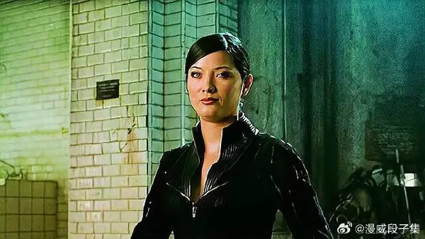 致命镜像对决！ 拥有自愈利爪的女人，将狼叔逼入绝境