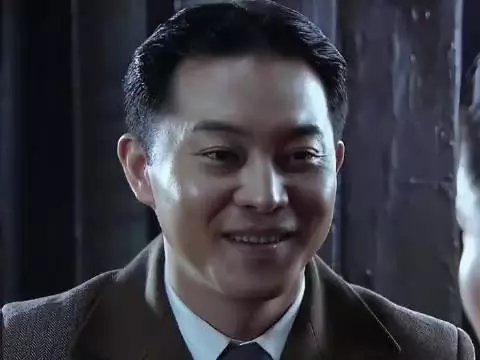 这哥们够各位学一辈子了,特别是体制内的