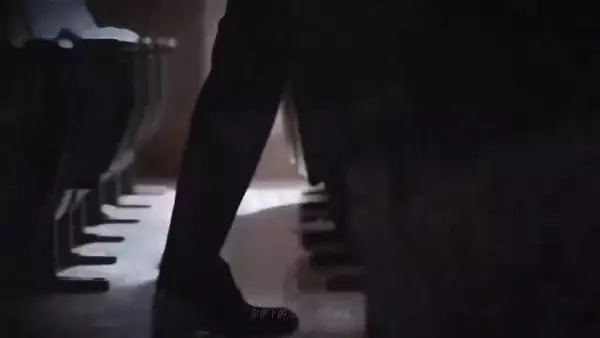 成毅献唱火种致敬长征先辈