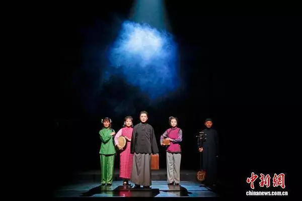 老舍经典与北京曲剧结合 《方珍珠》再展京味文化