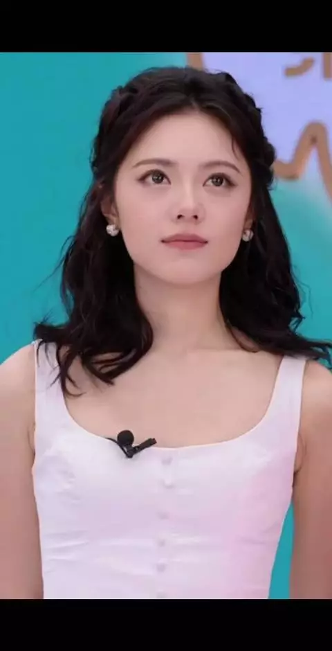 赵今麦15分钟直播间10w人，观众奔赴直播间和角色告别