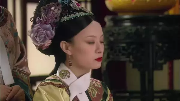 甄嬛霸气回击侍女，皇后一脸尴尬