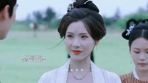整个谢家只有大姐姐真心对她好，所以谢清圆也愿意帮助姐姐觅得良缘！ 一瓯春