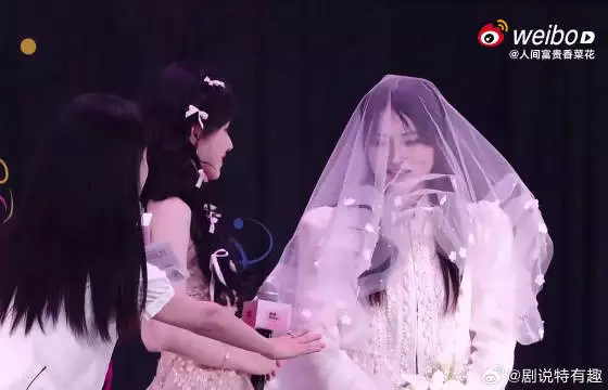 陈都灵是懂怎么宠粉丝的，这谁能不沦陷