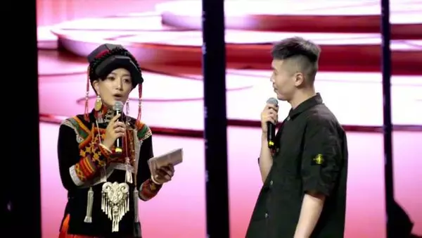杨九郎大凉山金火把之夜笑称小动物快乐所以美味