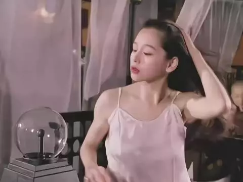 很难想象这样的颜值居然拍闪击片