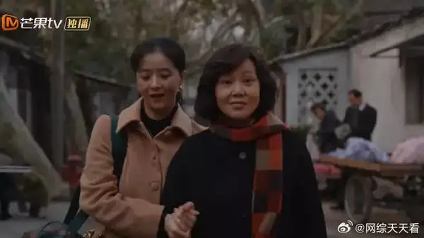 黄玲被迫下岗 去鹏飞车上当售票员,宋莹安慰:玲姐有晚饭!