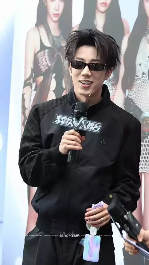 粉丝就这样宠吧,看给鹭卓都要吊成翘嘴了,期待鹭卓今晚的打歌舞台 打歌2026
