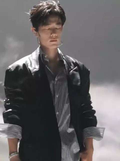 肖战南京演唱会，肖战《曲尽陈情》如果大屏幕放陈情令粉丝会不会疯了