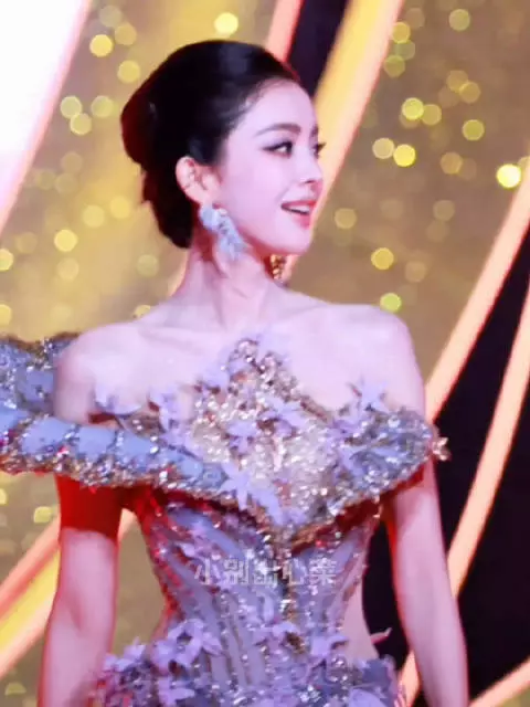 娜扎文荣奖红毯顶美