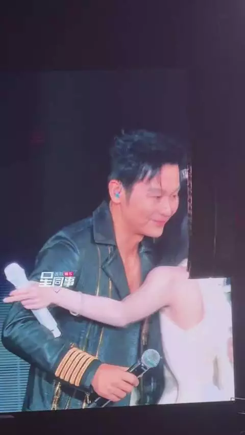 李晨听宋雨琦清唱落泪