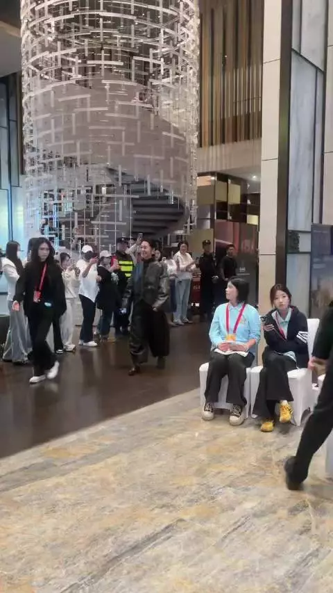 倪萍不是都67岁了吗？怎么状态还这么好