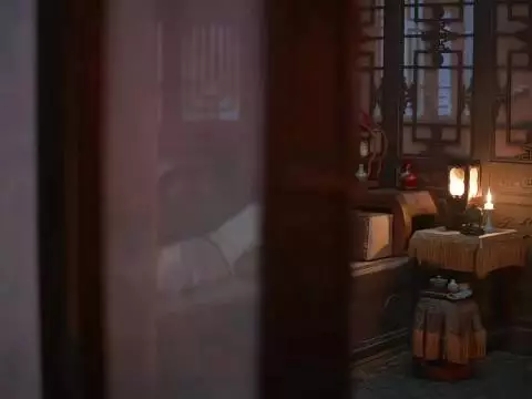 大爷抱怨兰香不陪自己，兰香一来马上装柔弱求安慰