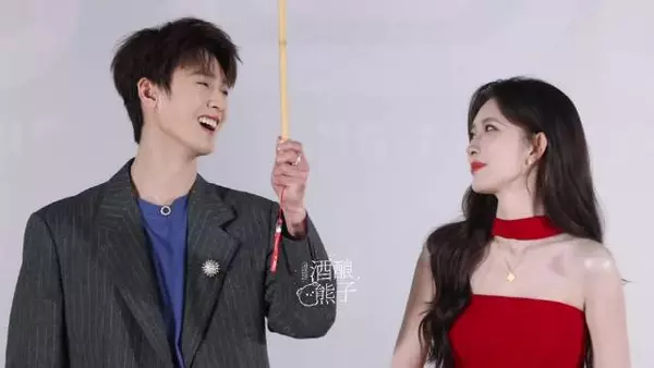 孟子义李昀锐就这样相视一笑