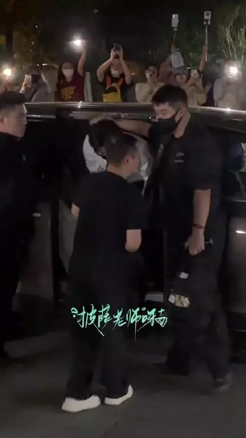 刘耀文生生不息下班 白衬衫 完全daddy