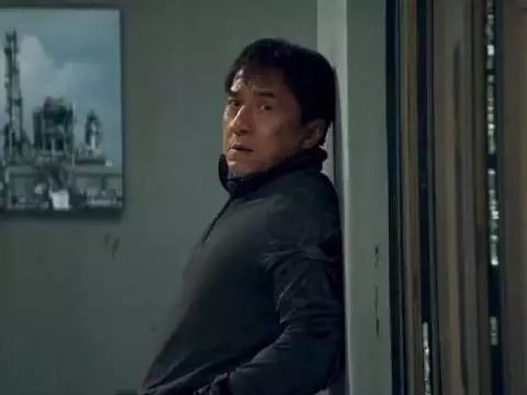 这是成龙和施瓦辛格吗, 这才是硬核的犯罪动作大片因为一个片段看了整部电影