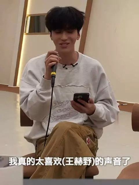 小哥哥真的有很多教人唱歌的邪修办法