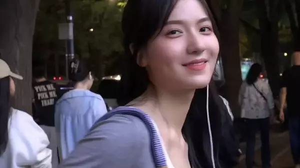 DV镜头记录夜晚旋律，时光流逝瞬间被好好珍藏