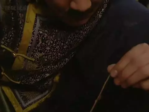 雍正强闯宗人府,去见被圈禁的老十三,在门口和小太监斗嘴