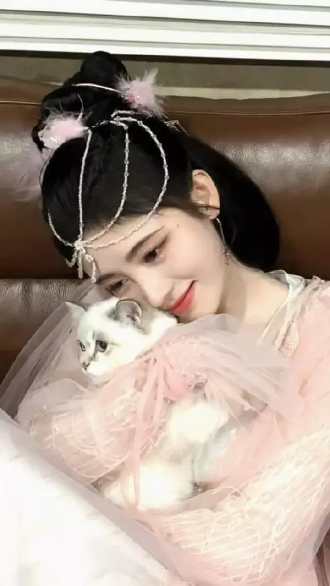 jjy鞠婧祎露芜衣 jjy鞠婧祎月鳞绮纪 °⑅+「守护全世界最好の祎祎酱」+⑅°