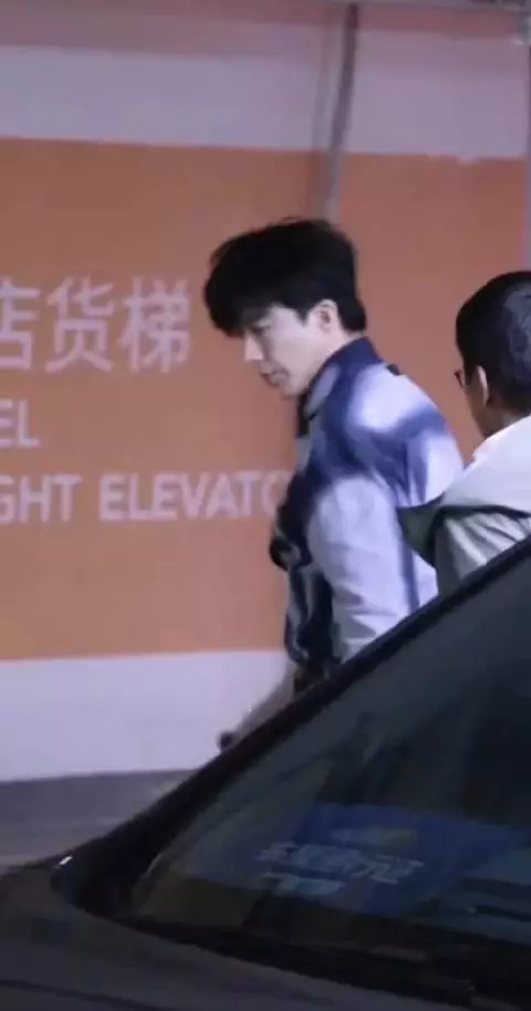 10月29日凌晨下班的刘宇宁，明显感觉到了疲惫