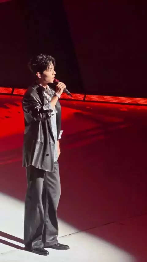 肖战演唱会为真正喜欢他的人提供线下相见听他唱歌机会
