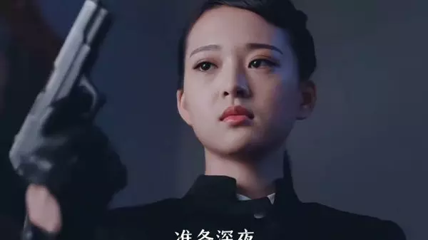 八路军美女特工深夜变装刺杀大汉奸，凶险万分