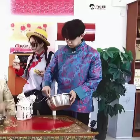 看超咪吃饭是一种享受