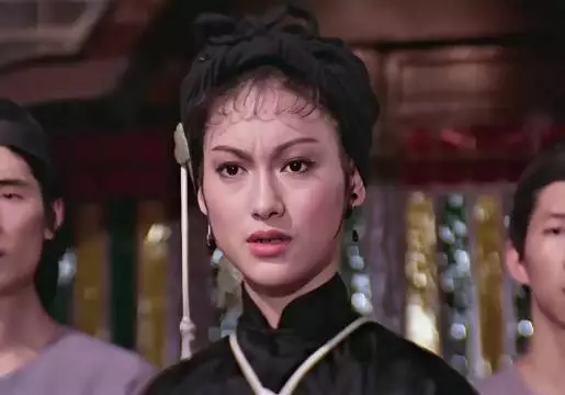 还真有两下子，有点功夫，刀枪不入