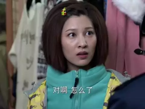 卖旧衣被罚款2000，回家怒撕衣服，婆婆：再穷也要心安理得！